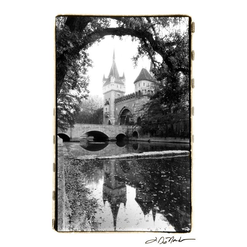 Réflexions du château Vajdahunyade, H 18 po x l 12 po x P 1,25 po