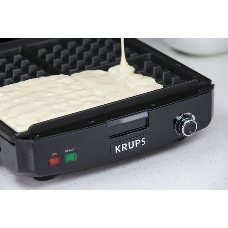 Black Stainless Steel 4-Slice Belgian Waffle Maker with Adjustable Temperature