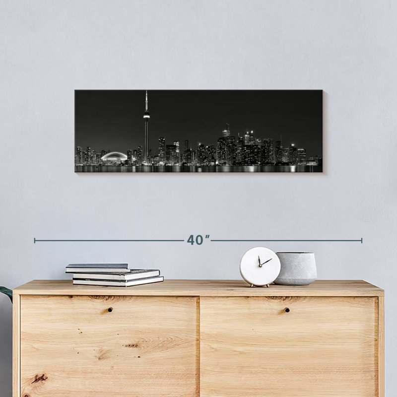Toronto, impression sur toile monochrome, H 10 po x l 30 po x P 1,25 po