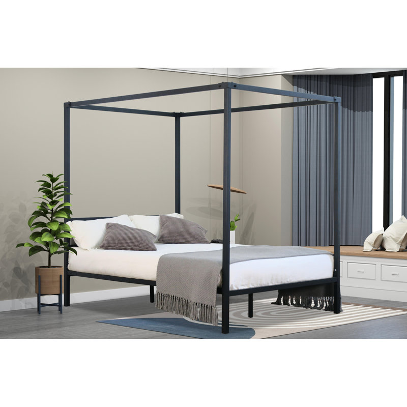 Macek Metal Bed, Kingsize (5')
