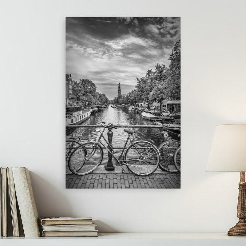 Amsterdam, pont de bicyclette sur le canal, architecture contemporaine abstraite, impression d'art mural, 24" H x 16" W
