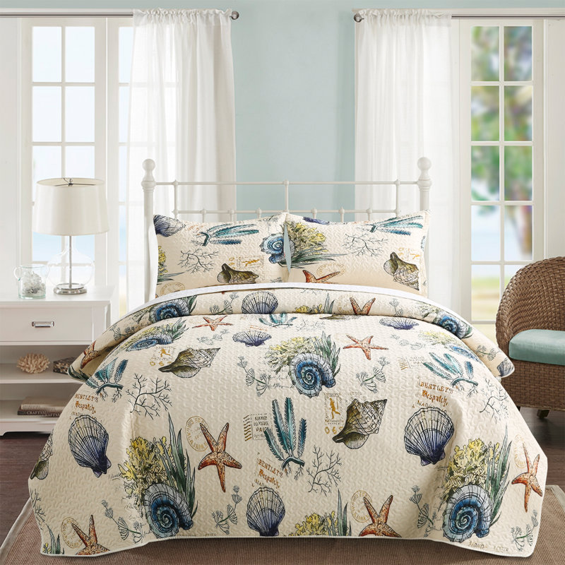 Coastal Quilt Set - Lightweight Soft Beige Coastal Bedspread for Beach House Bedroom Decor, King Quilt + 2 King Shams