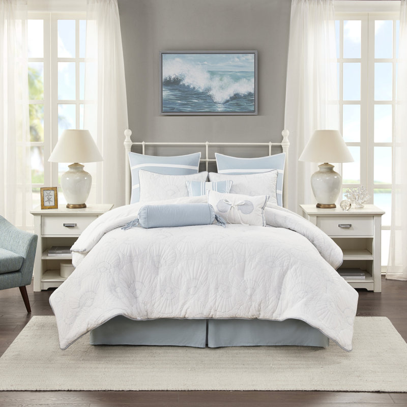 Édredon pour très grand lit blanc avec matelassage en coquillage pour literie de luxe en coton doux