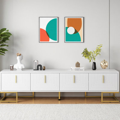 Meuble télé moderne avec pieds en métal et poignées dorées pour téléviseurs jusqu'à 80 pouces, console multimédia avec armoires et tablettes réglables, centre de divertissement de luxe avec lignes géométriques, noir