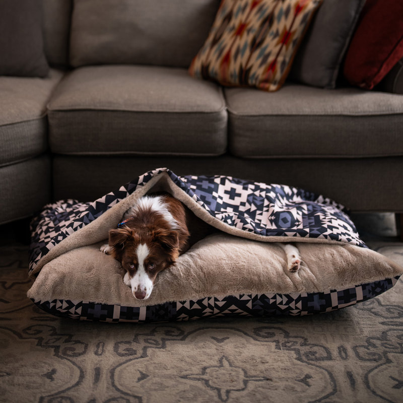 Pendleton Burrow Bed, Medium (38"w x 23"d x 9"h), Blue Ridge Black