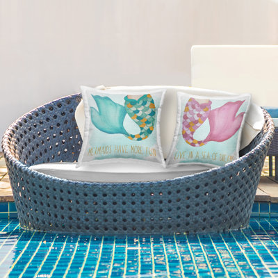 Ensemble de 2 coussins décoratifs Fun Mermaid Tails par Elizabeth Medley