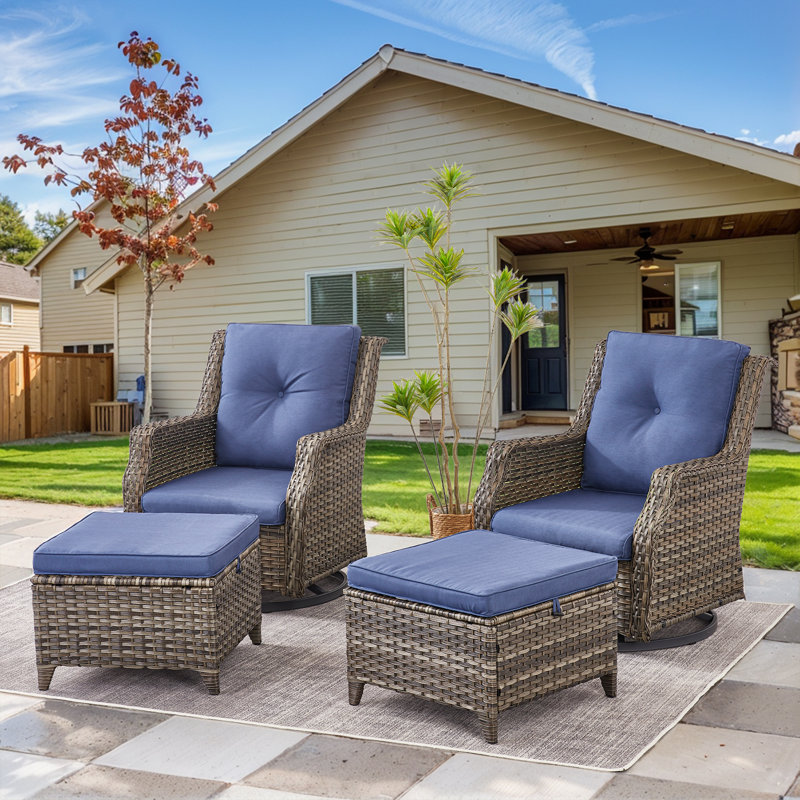 Ensemble de chaises longues pivotantes en osier avec repose-pieds et coussins Carlston