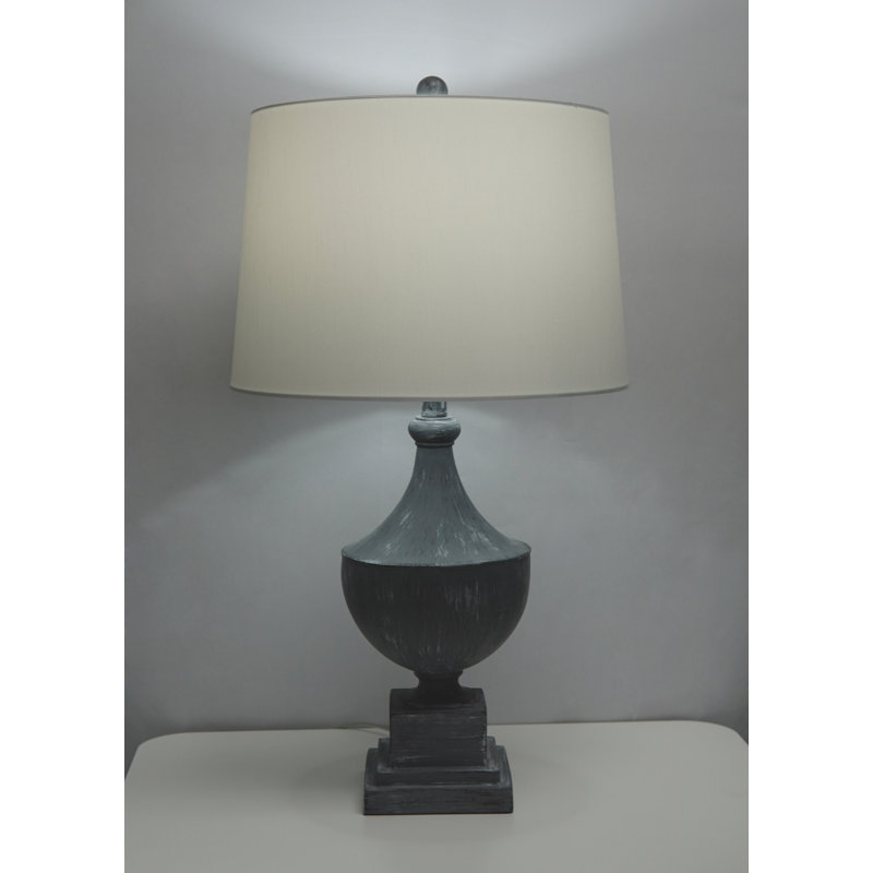 Lampe de table en résine Caleesha