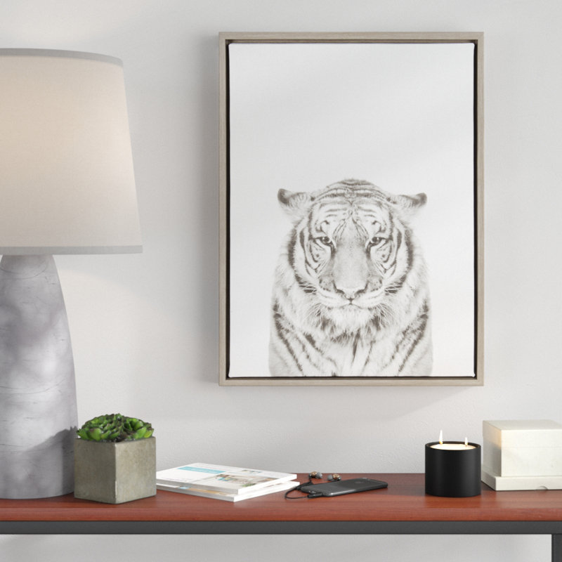 «Tiger» par Simon Te of Tai, reproduction d'art sur toile encadrée, H 24 po x l 18 po, Blanc / Gris