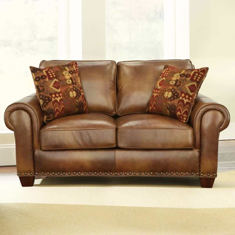 Causeuse de la collection Rustic Leather - construction de qualité supérieure, garniture cloutée - confort et style maximum