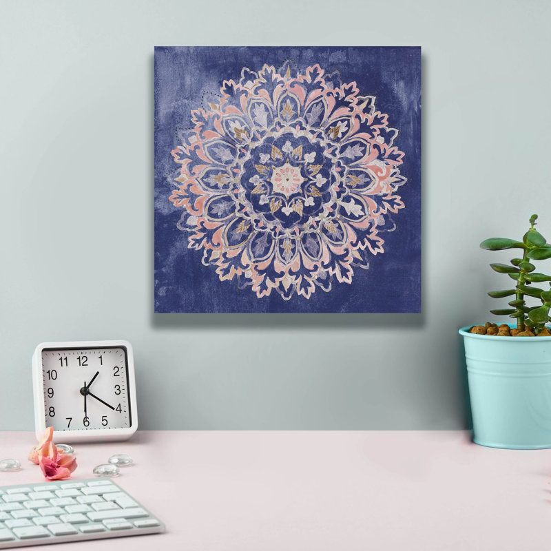 «Mandala Delight 2 Navy» par Danhui Nai, art mural sur toile, H 12 po x l 12 po