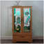Vitrine lumineuse en verre avec tablettes réglables - 2 portes, 1 tiroir, lumières DEL, finition chêne clair élégant-627316721