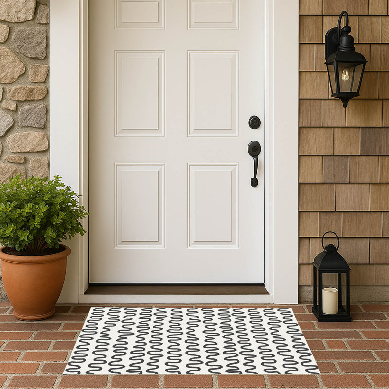 Wiggle Stripe Outdoor Doormat, 17" W x 24" L, Ivory/Charcoal