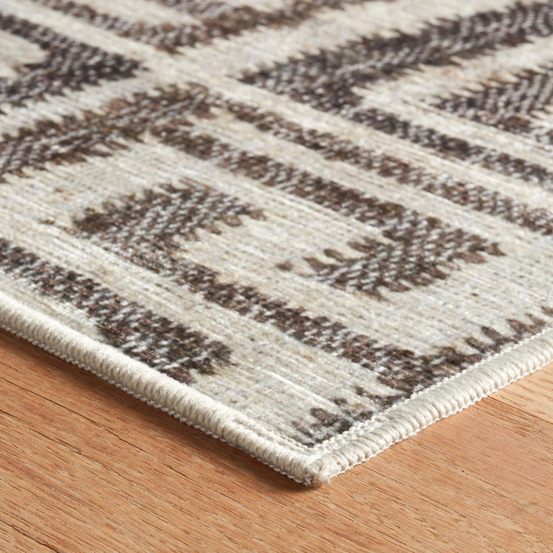 Gray and White Geometric Washable Synthetic Rug, 3' x 5'