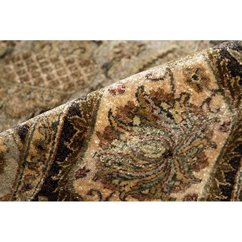 Suruchi Wool Oriental Area Rug