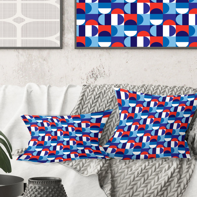 Coussin décoratif bleu, rouge et blanc à pois Mid-Century, 18 po x 18 po