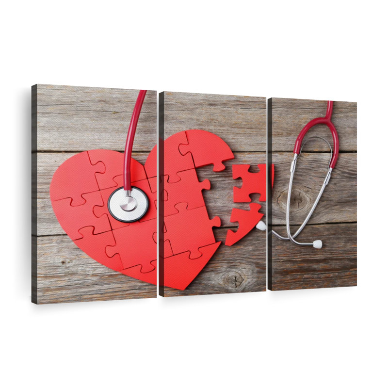 «Love», impression sur toile de stéthoscope «Red Heart», H 28 po x l 45 po x P 1,25 po