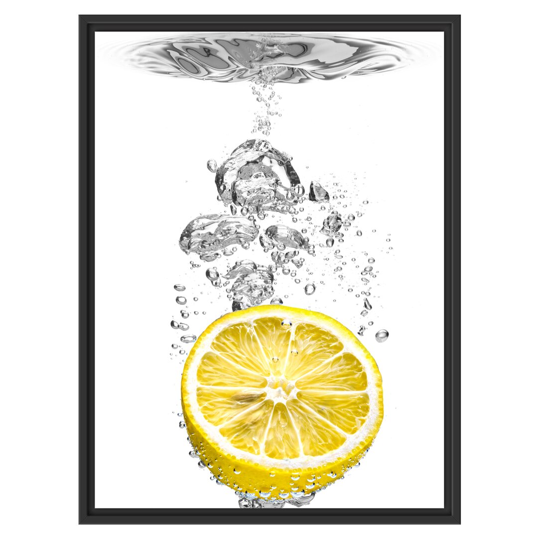 Gerahmtes Poster Lemon fallen into Water