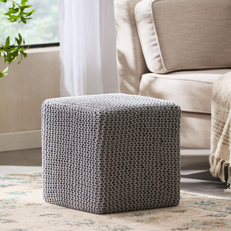 TABOURET EN TRICOT TRICOTÉ