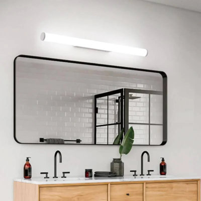 UltraBeam 8 Watt LED 620mm Wide White Bathroom Vanity Mirror Light