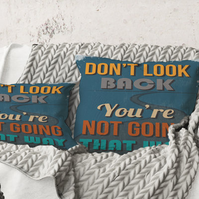 Carré, ne vous retournez pas, vous n'allez pas de cette façon - Coussin décoratif à imprimé traditionnel