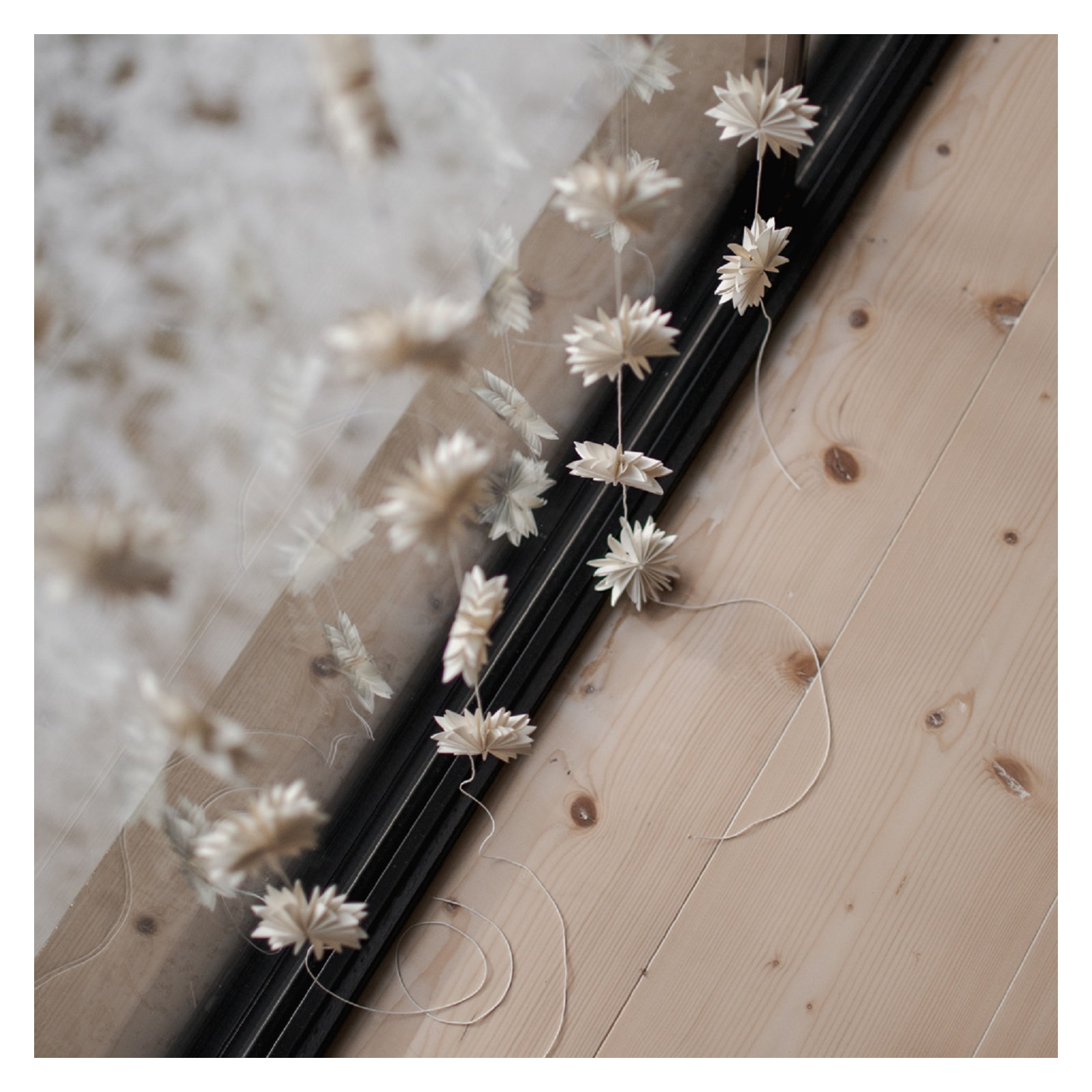 118.11'' in. Garland