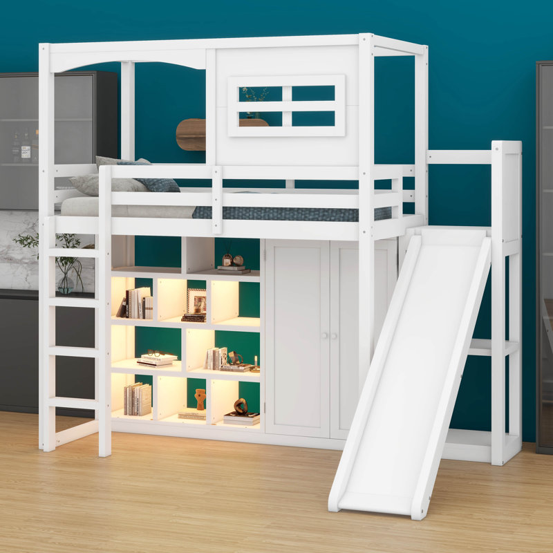 Lit mezzanine simple en bois avec garde-robe, tablettes de rangement, glissoire et lumières DEL