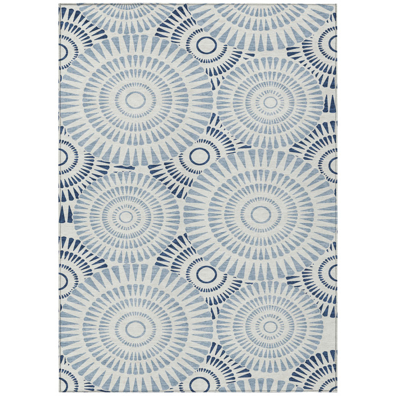 Tapis intérieur / extérieur géométrique lavable bleu et ivoire 5 pi x 8 pi