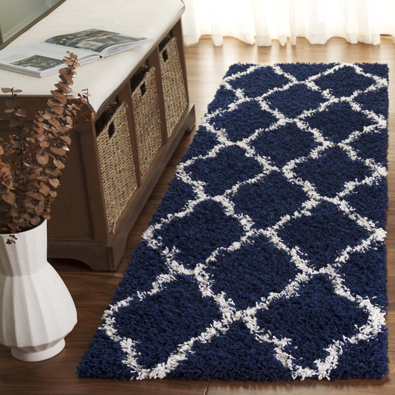 Tapis en polypropylène bleu marine / ivoire, Tapis de couloir 2 pi 3 po x 8 pi