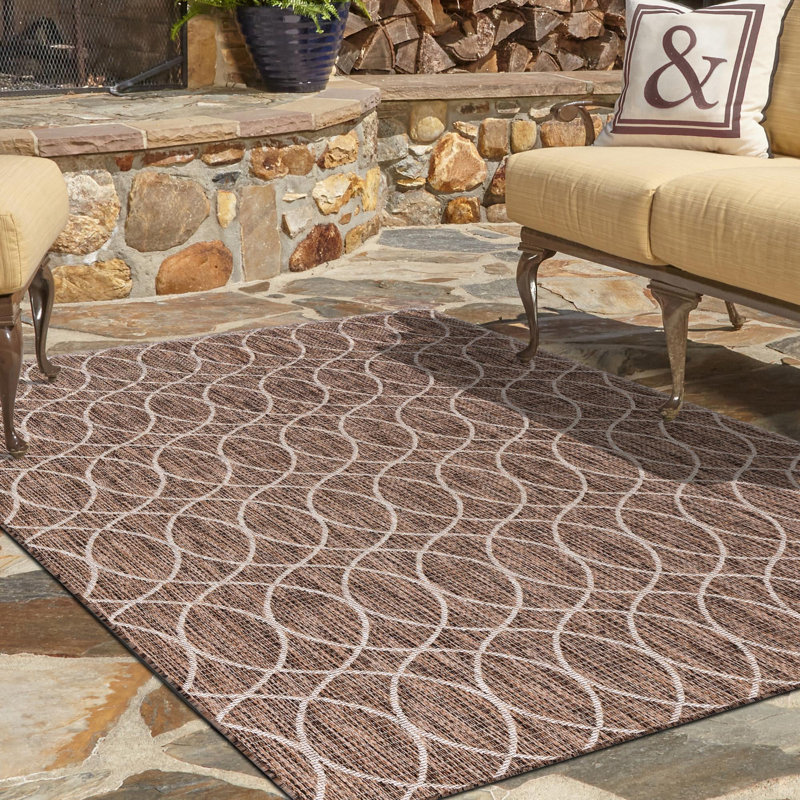 Tapis intérieur / extérieur géométrique brun, Rectangle 7 pi 10 po x 11 pi