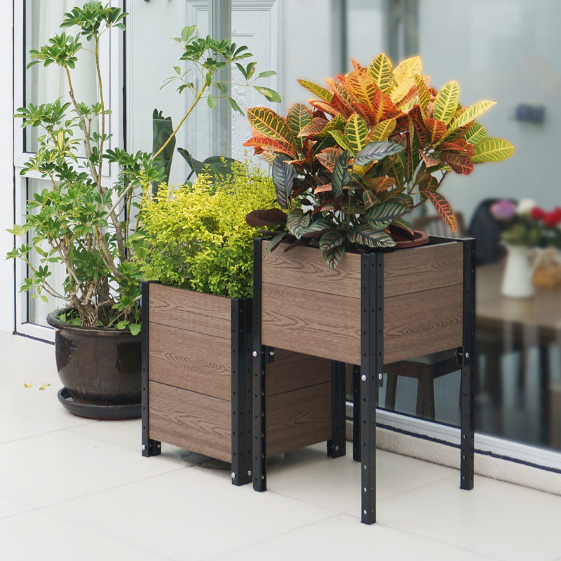 Elevated Planter, Brown