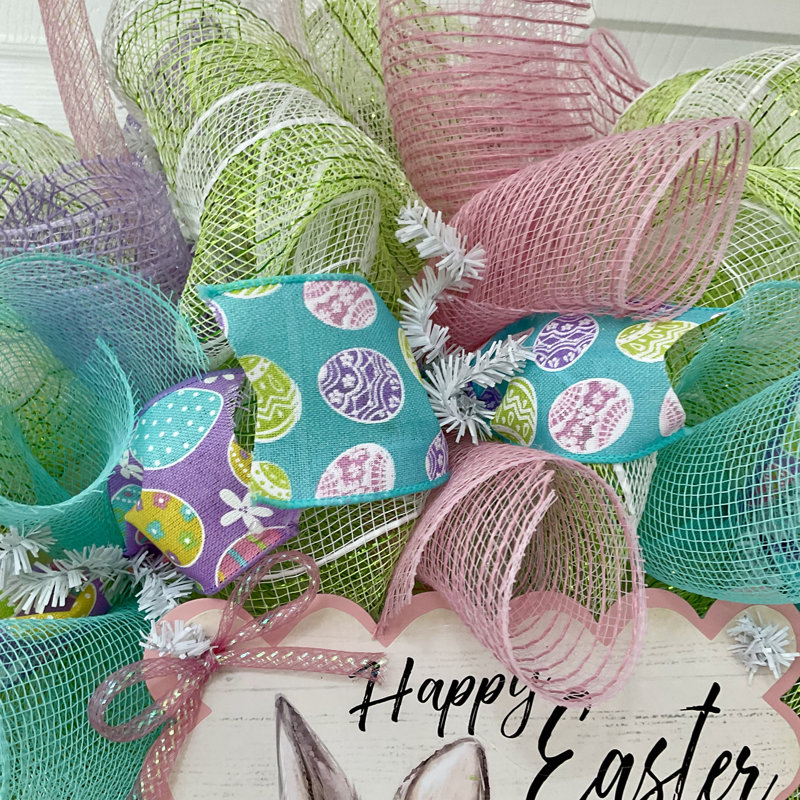 Joyeuses Pâques avec couronne de lapin brun