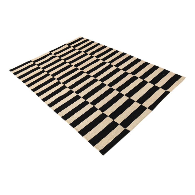 Tapis noir et blanc Ousley