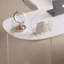 Bureaux blancs ovales en pierre-587959727-587959725