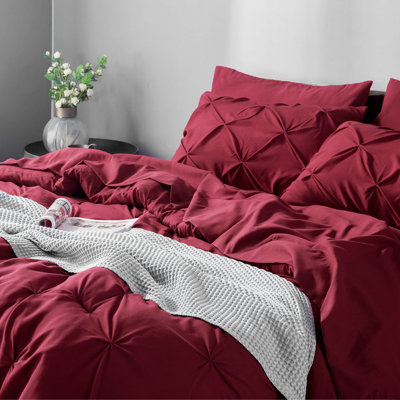 Bedsure Twin/Twin-XL Burgundy Pintuck Bed-in-a-Bag - Dark Red Pinch Pleat Comforter Set with Sheets, Pillowcases & Shams for Dorm Room(Set of 5)