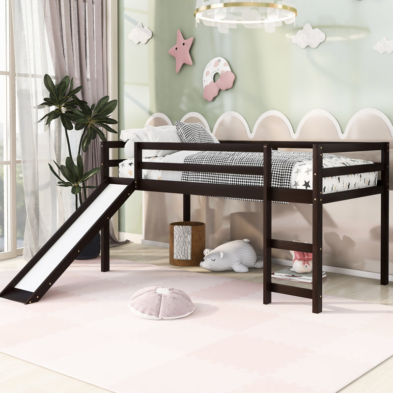 Lit mezzanine simple avec glissade, construction en pin massif, multifonctionnel, garde-corps pour glissade, en pin, conception élégante, plateforme stable, 14 lattes, circulation d'air, poids de 250 lb