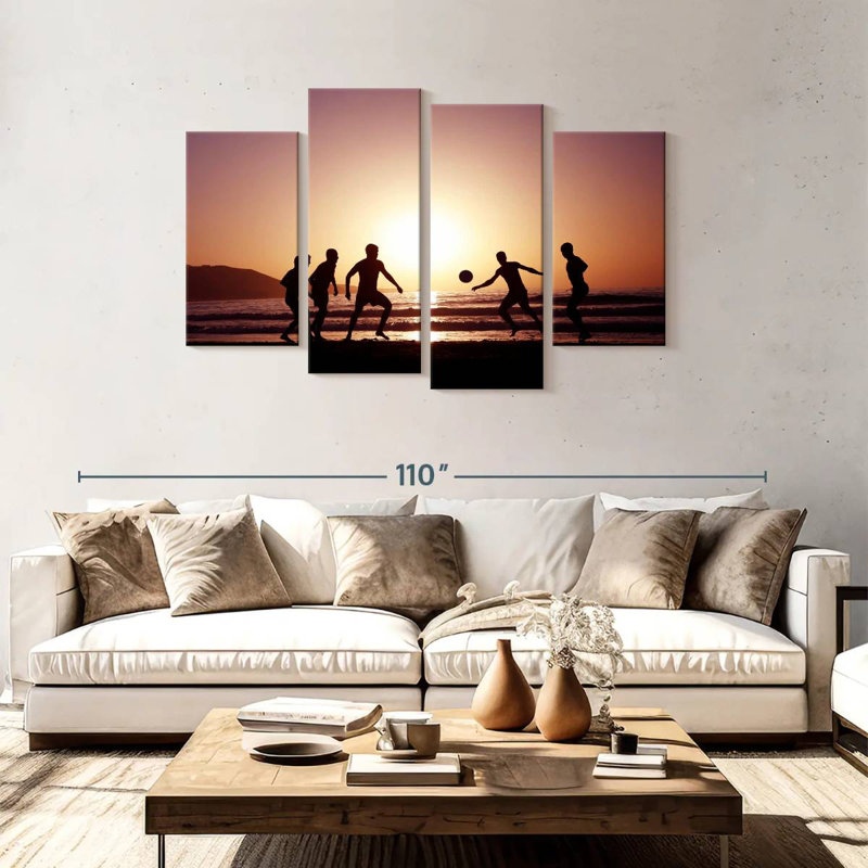 Silhouette de soccer sur la plage Sireci, H 48 po x l 75 po