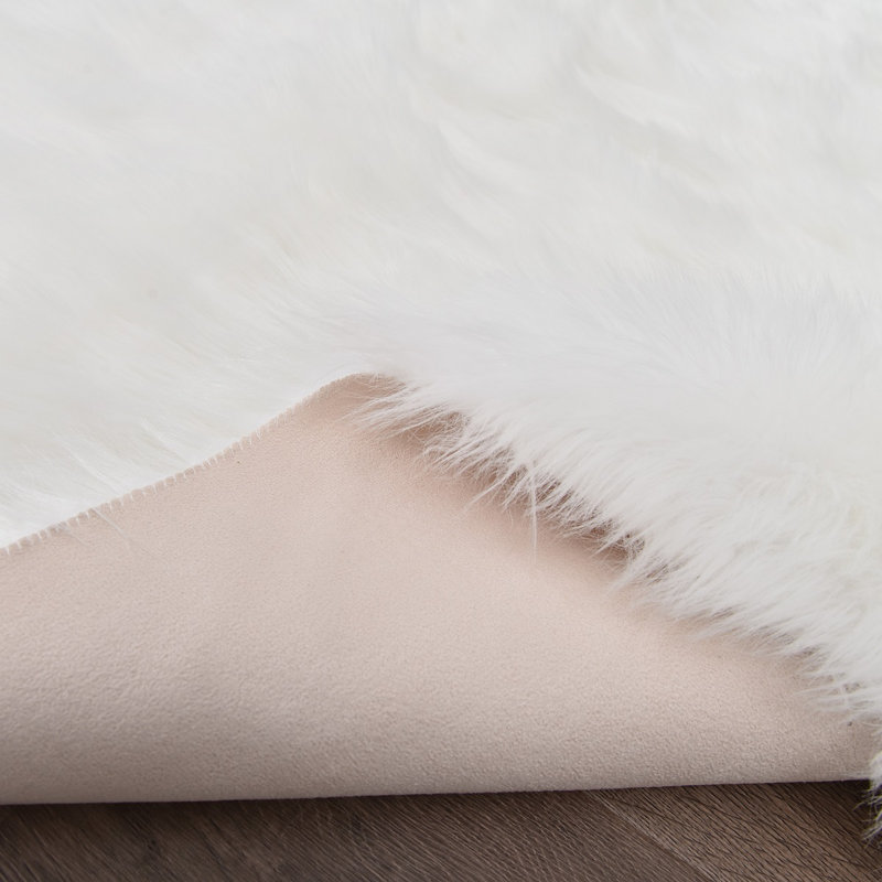 Shag Fluffy Faux Sheepskin Area Rug in White, Rectangle 6' x 9'