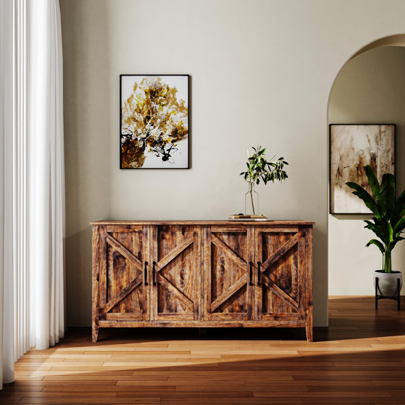 Armoire avec 4 portes et 4 tablettes ouvertes