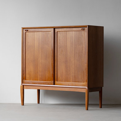 Buffet haut de gamme rétro et minimaliste