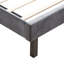 Grand lit plateforme avec boutons en velours et support en lattes de bois - Sommier gris