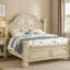 Grand lit Akia, bois massif gris, poteaux de roseau classiques, moulures-117559542-117559540