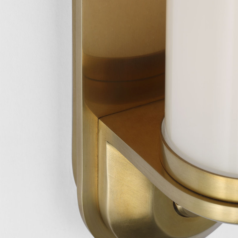 Ralph Lauren Belgrave 32" Linear Bath Light, 32" H x 3" W x 3.75" D, Natural Brass, 2100 W