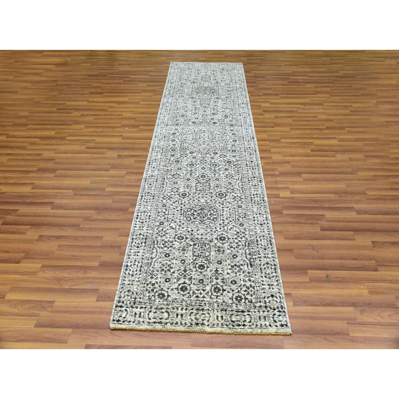 Tapis unique 2 pi 9 po x 10 pi Zyran