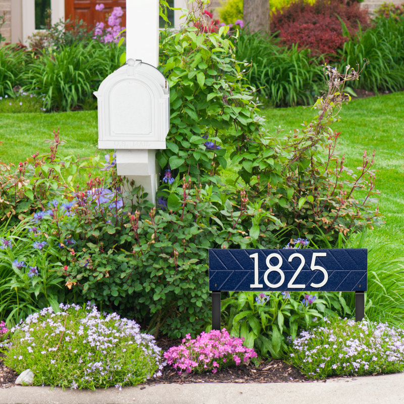 Herringbone Horizontal Plaque, Standard Lawn 1-line, Bleu foncé / Blanc, Oui