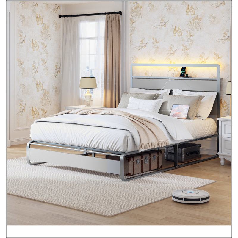 Lit argent antique