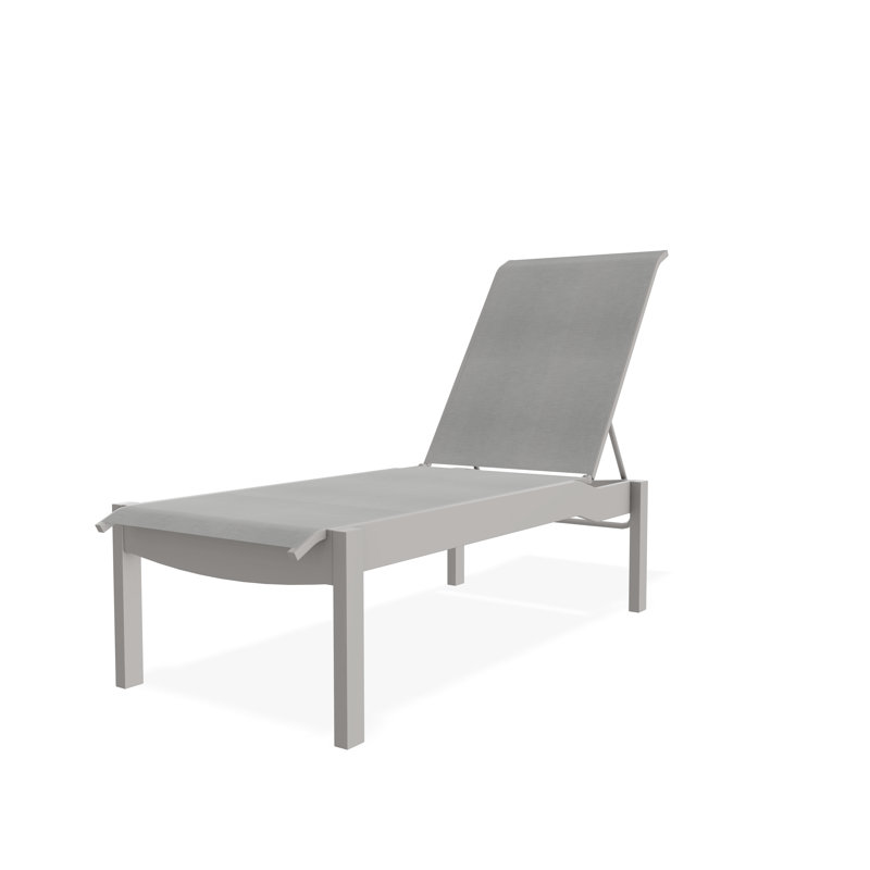 Chaise longue sans accoudoirs empilable en polymère avec accoudoirs Leeward, Gris chaleureux, Alliage Sunbrella®
