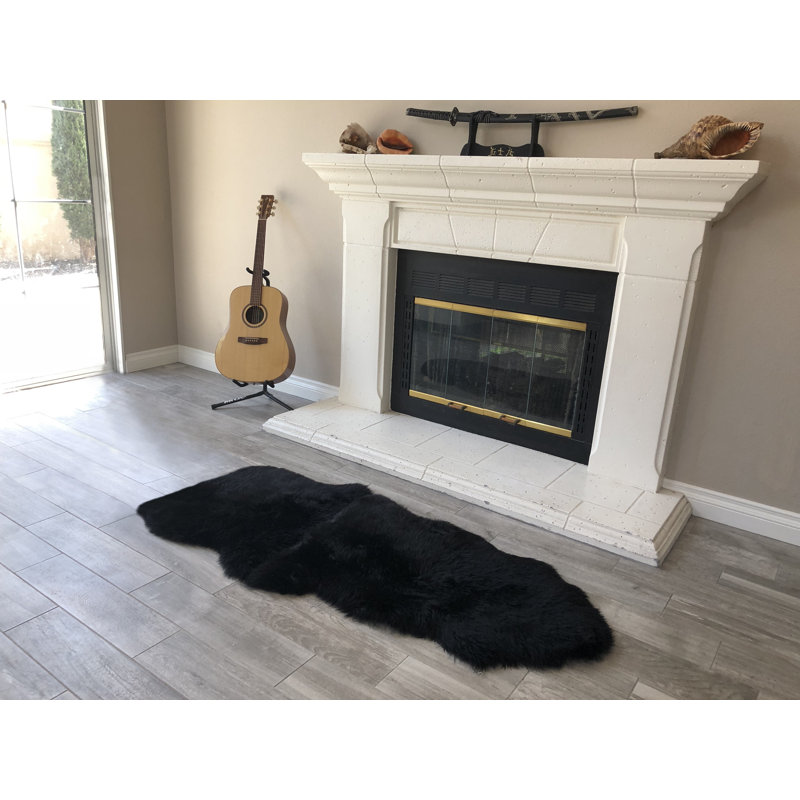 Tapis noir en peau de mouton Amaranta, Nouveauté 2 pi x 4 pi
