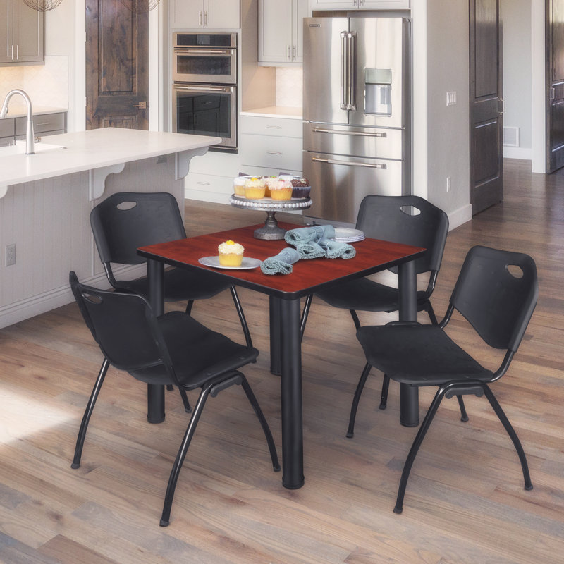 Plateau de table Kee Square, 4 chaises empilables, H 30 po x l 29 po x P 29 po, Noir, Cerisier