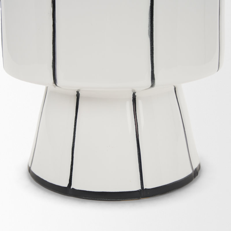 Petit vase en céramique Nelsa, H 12,99 po x l 8,07 po x P 8,07 po